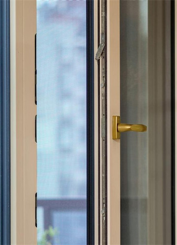 为什么德国人喜欢内开内倒的铝包木窗？