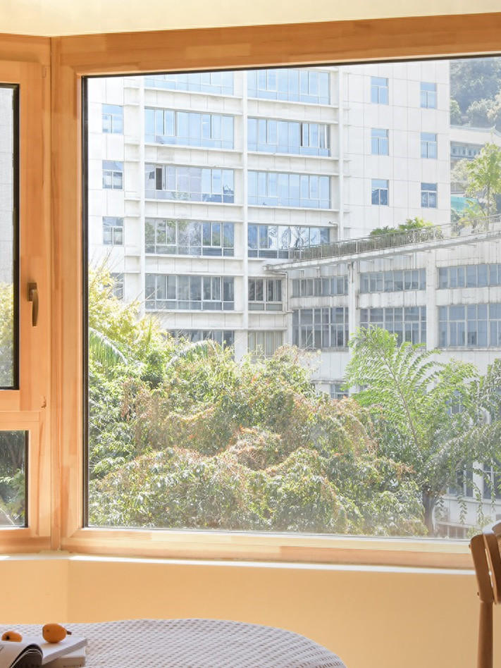 其他房间先等等，卧室的窗户我一定要换！