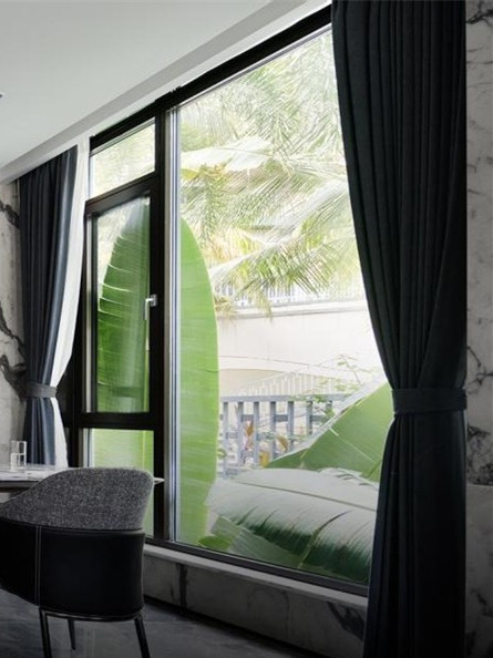 断桥铝和塑钢封阳台，哪个保温更好？